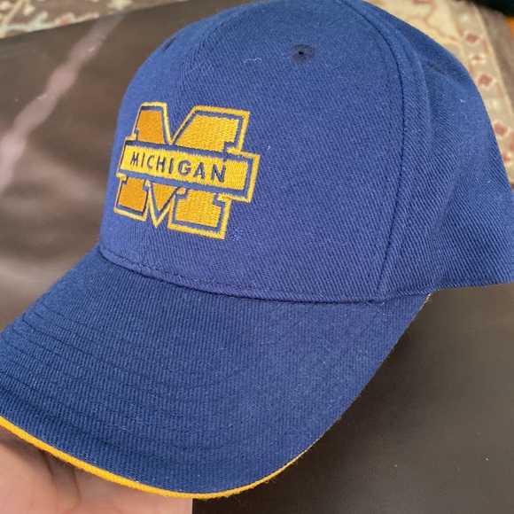 University of Michigan Big Ten Conference Hat. - Picture 10 of 10